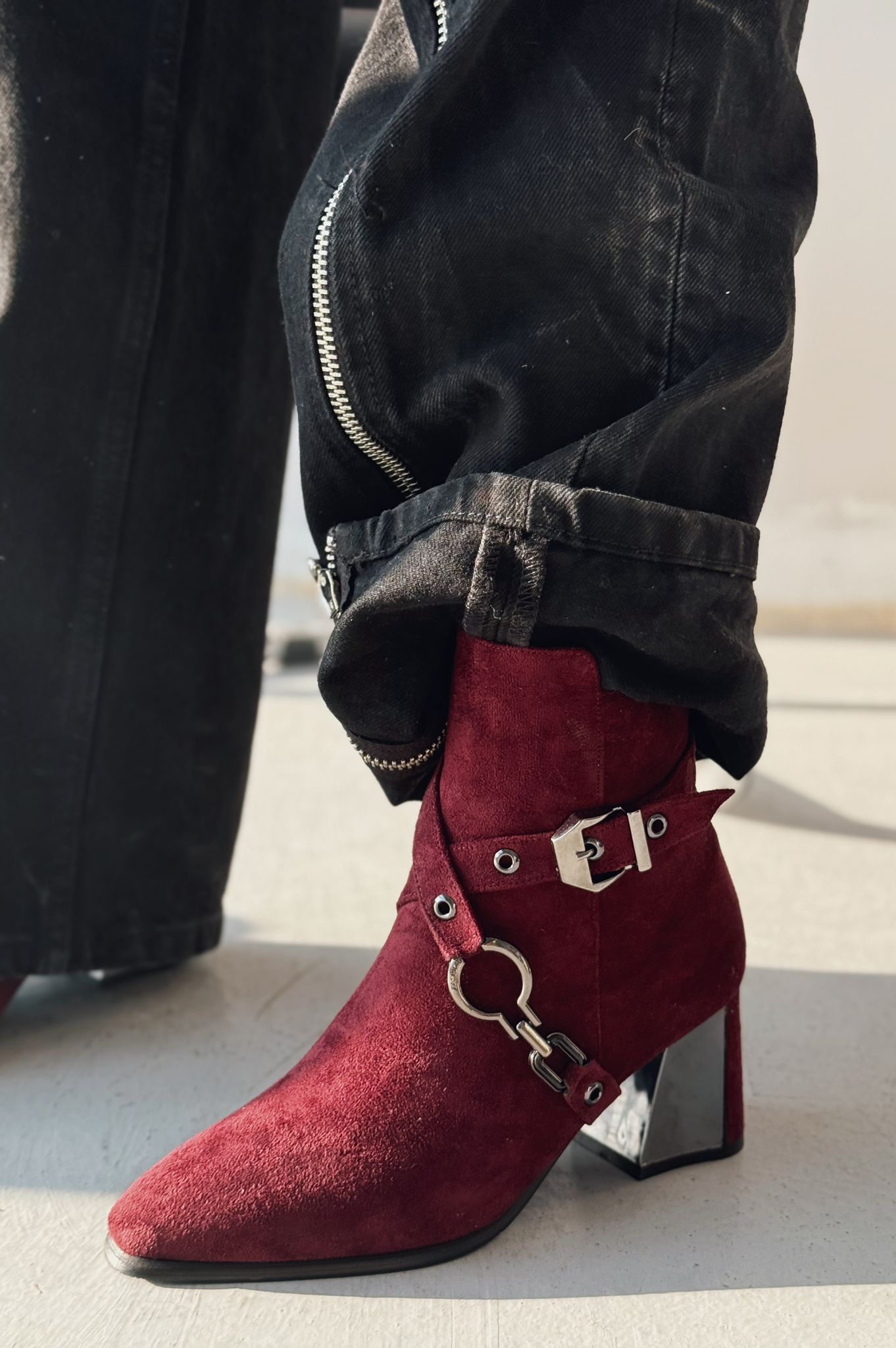 Ednaw Suede Buckle Detail Burgundy Pumps Boots