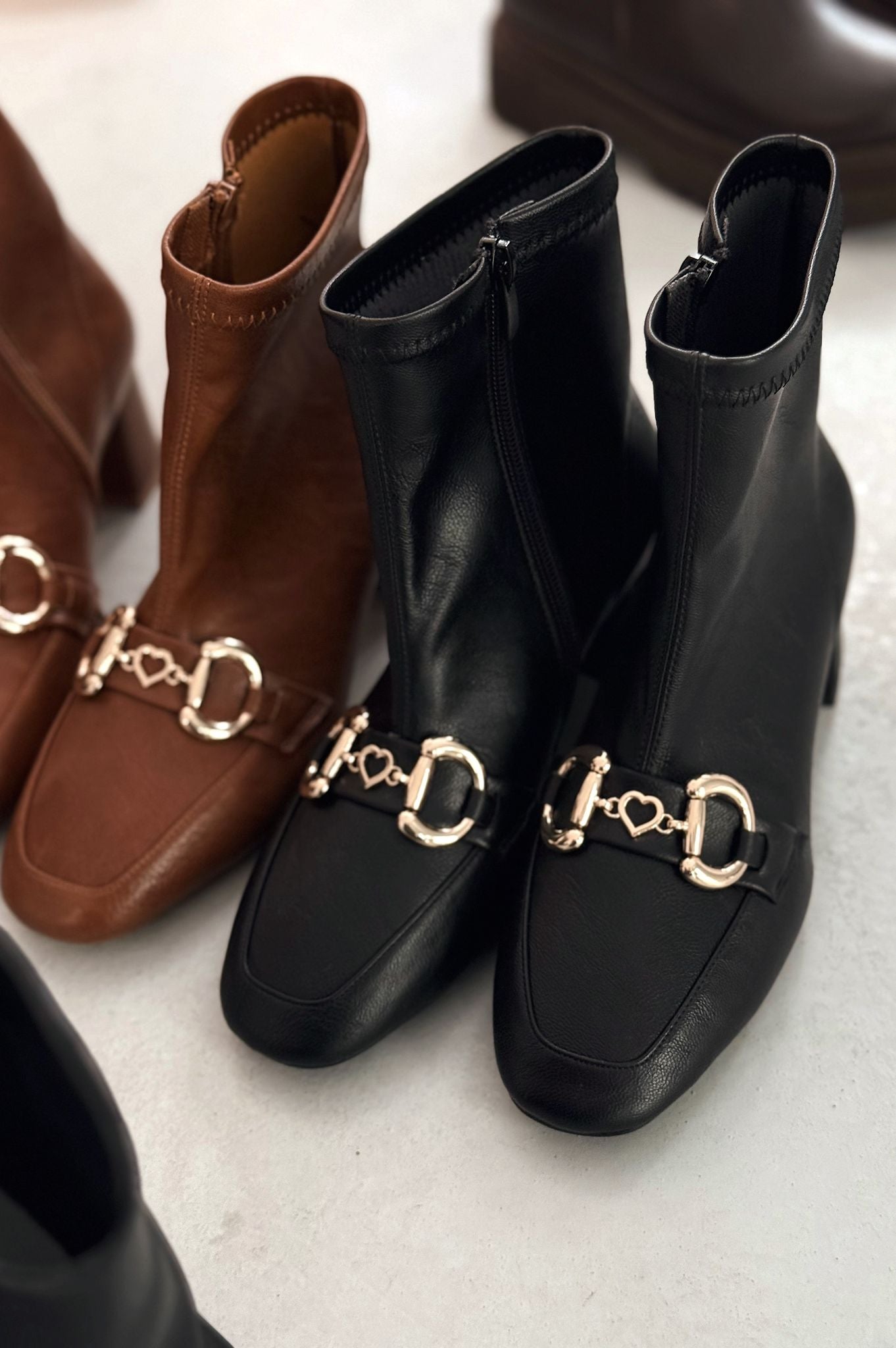 Daniwyo Black Faux Leather Stretch Women's Boots