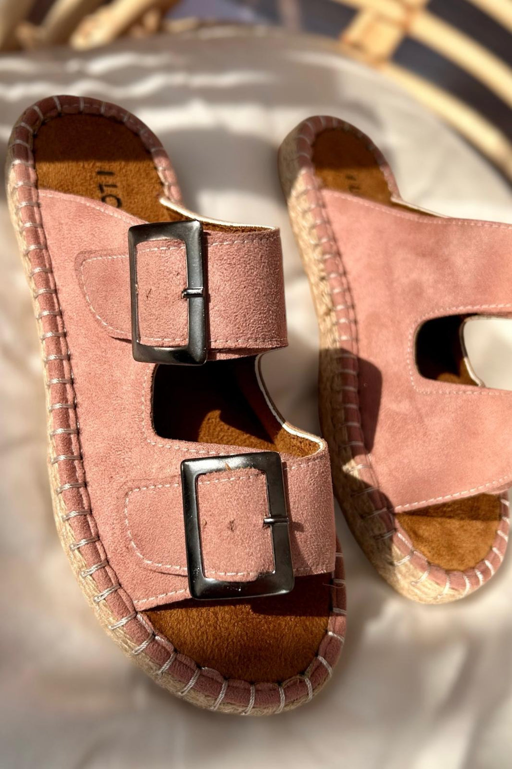 Paxseh Powder Pink Suede Buckle Detail Women's Slides