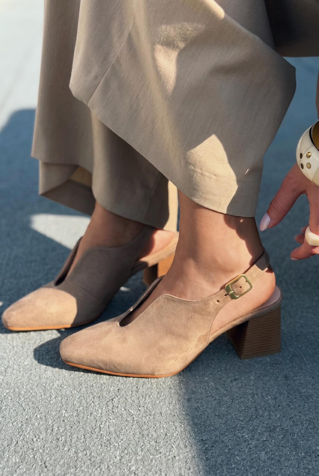 Pelora Taupe Suede Women's Pumps
