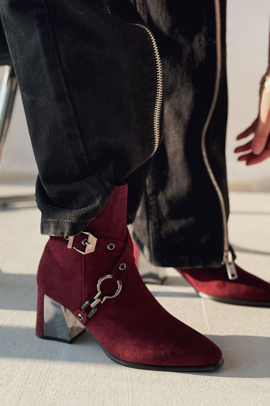 Ednaw Suede Buckle Detail Burgundy Pumps Boots