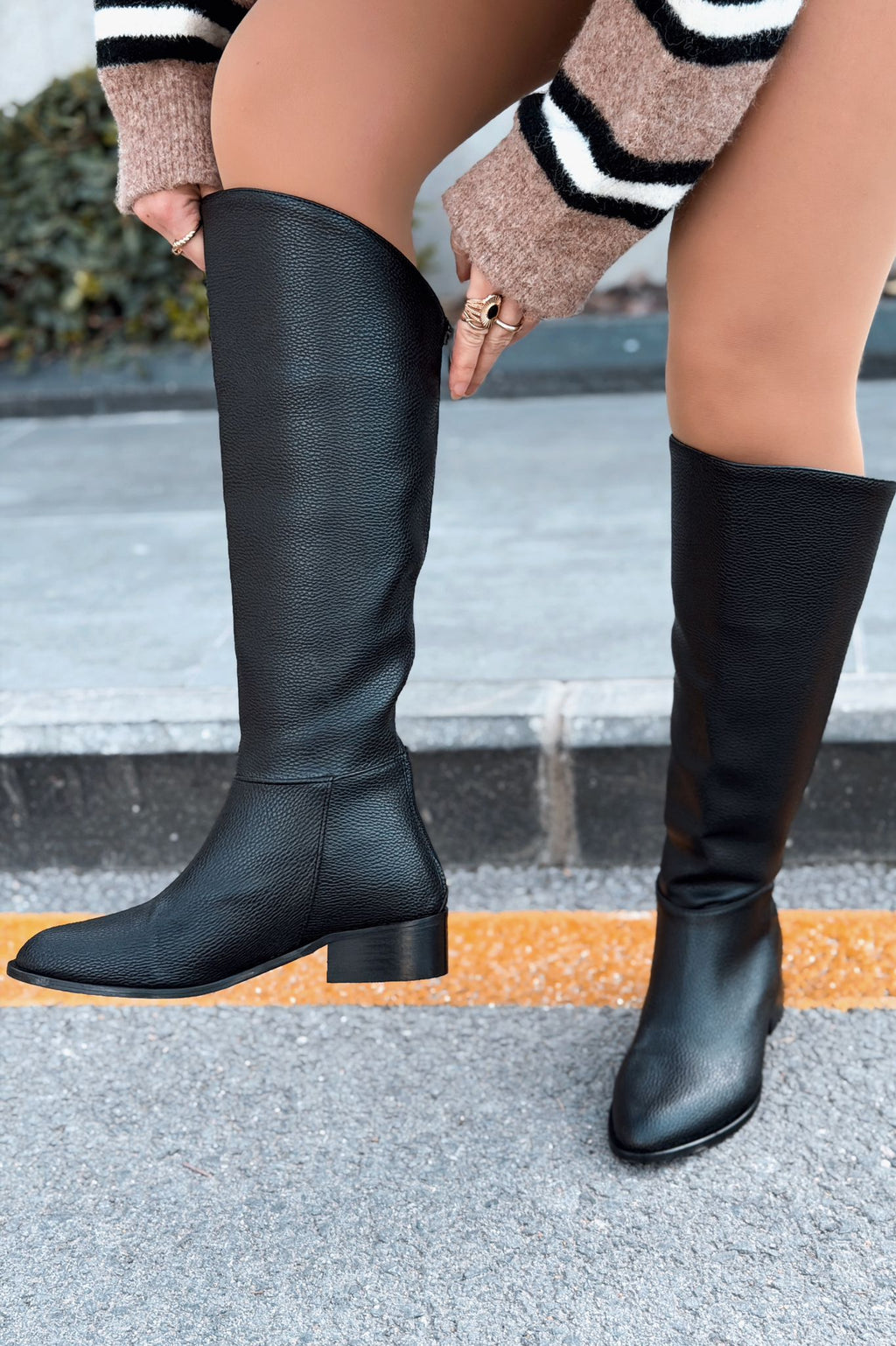 Roviles Black Faux Leather Women's Boots