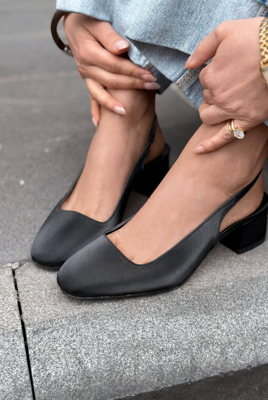 Solen Mary Jane Black Satin Pumps