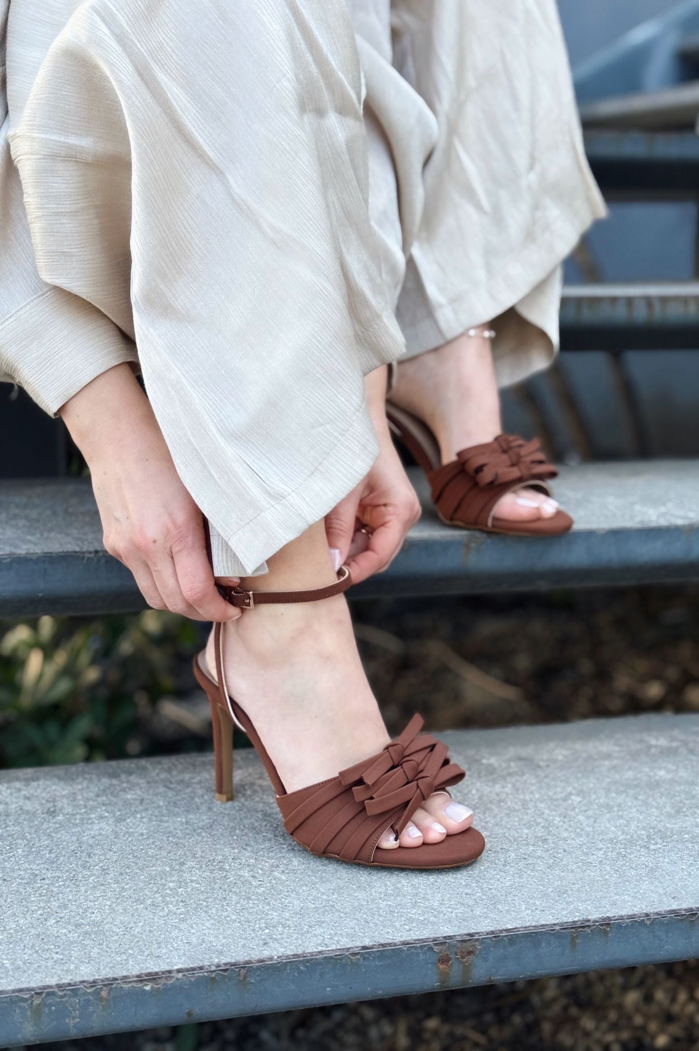 Yanoxse Brown Satin Bow Detail Women's Pumps
