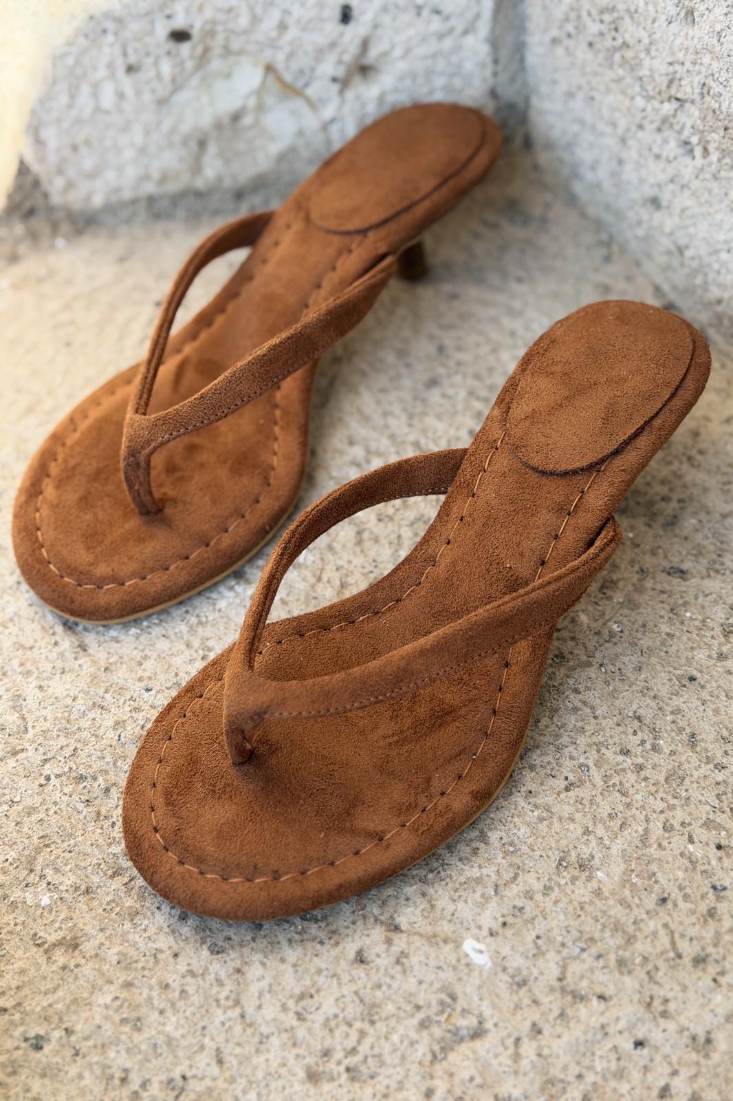Arlene Taba Suede Pumps Thong Sandals