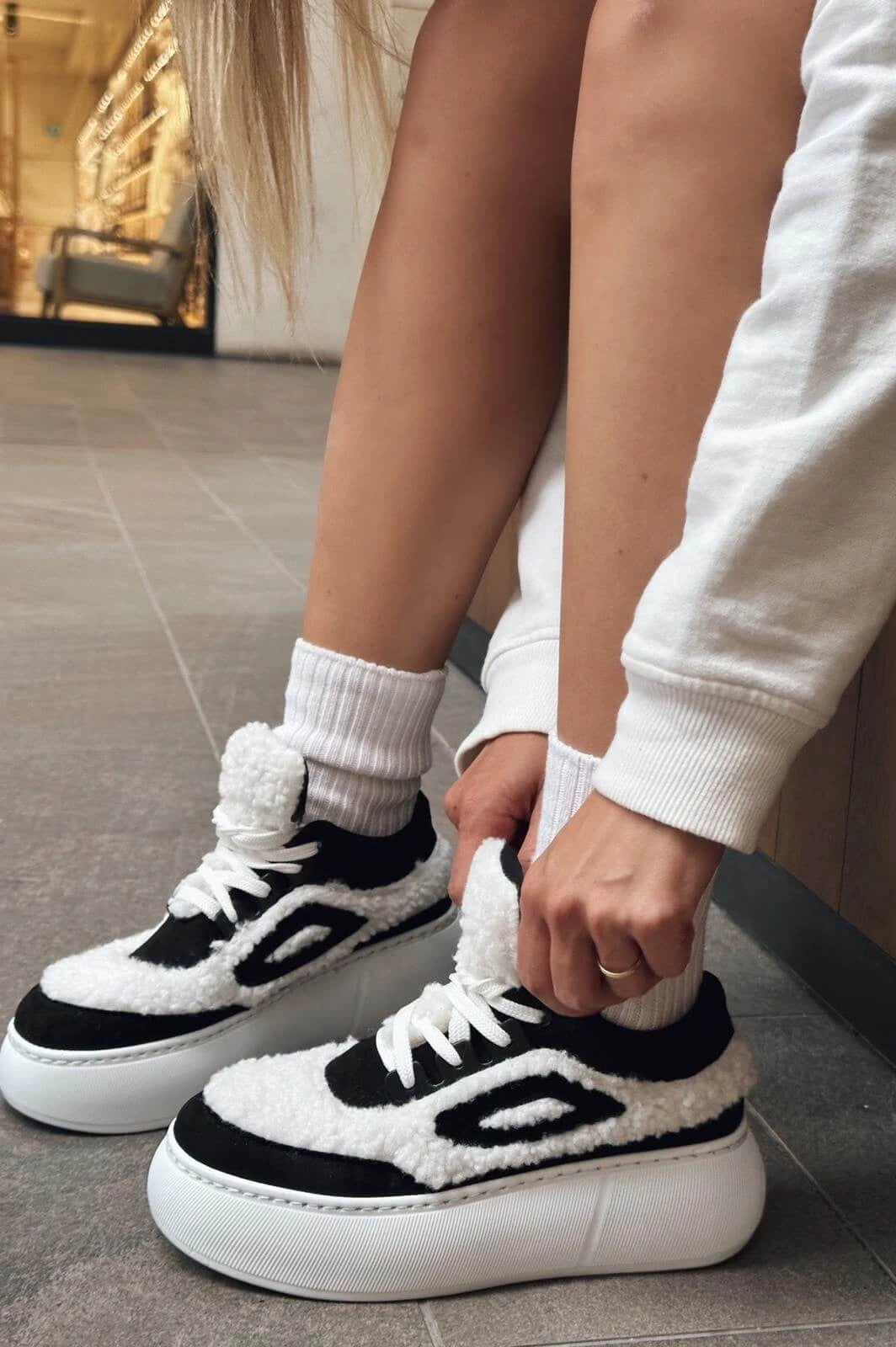 Poffy Black-White Faux Fur Chunky Sole Women's Sneakers