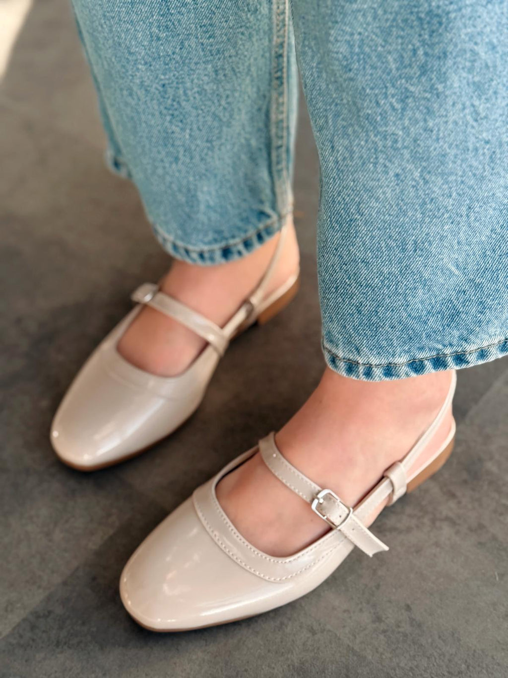 Minor Beige Patent Faux Leather Women's Mary Jane
