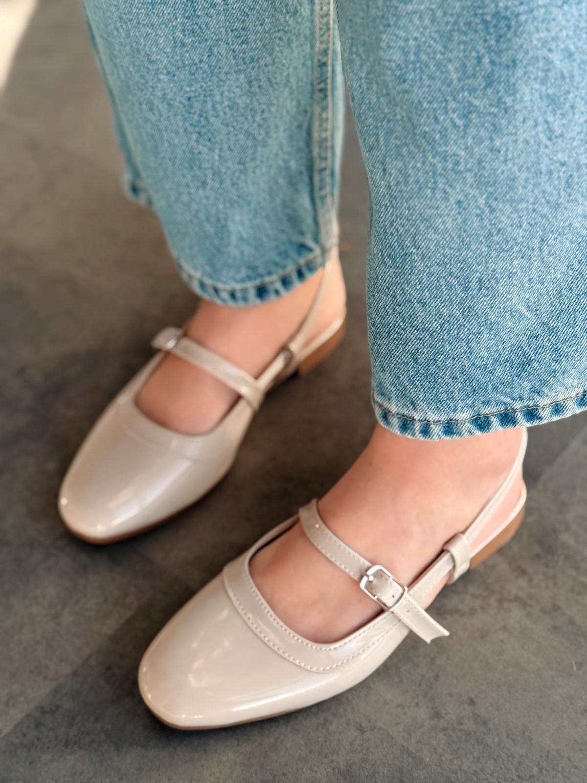 Minor Beige Patent Faux Leather Women's Mary Jane