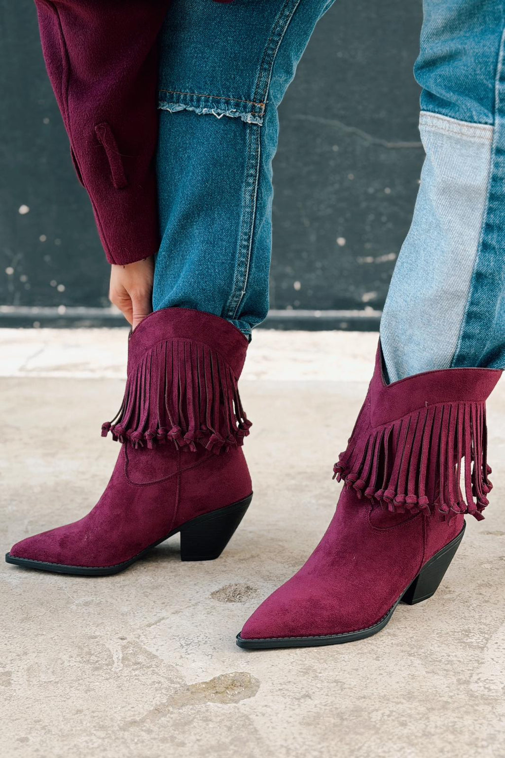 Iserne Women’s Cowboy Boots Burgundy Suede Fringe