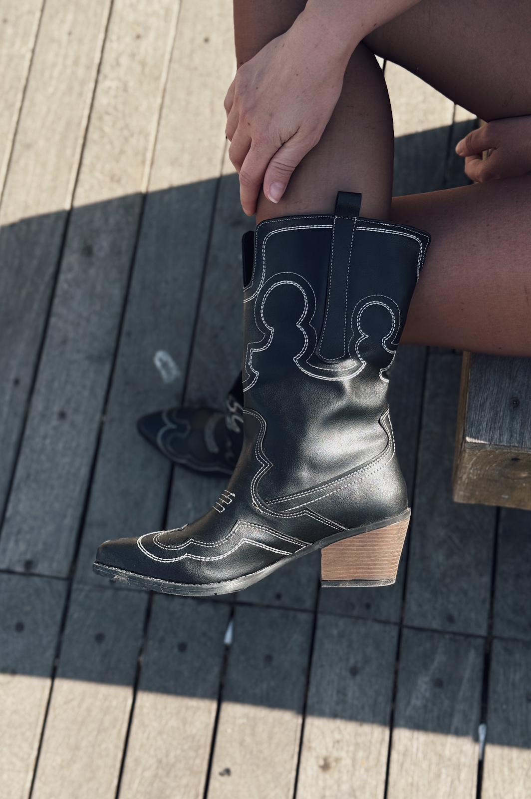Gedrans Black Faux Leather Women's Cowboy Boots