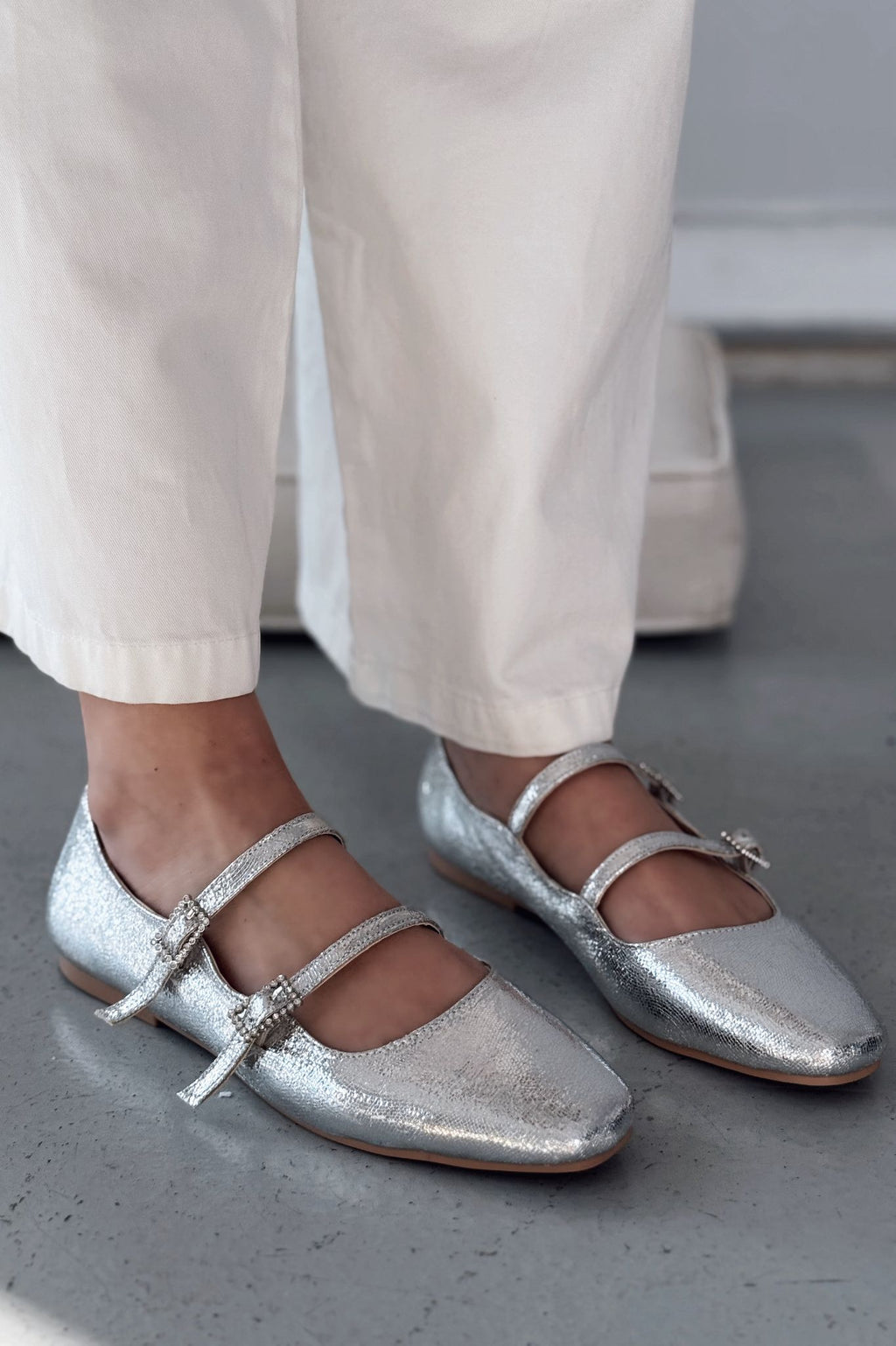 Harwor Silver Patent Faux Leather Buckle Detail Women's Flats