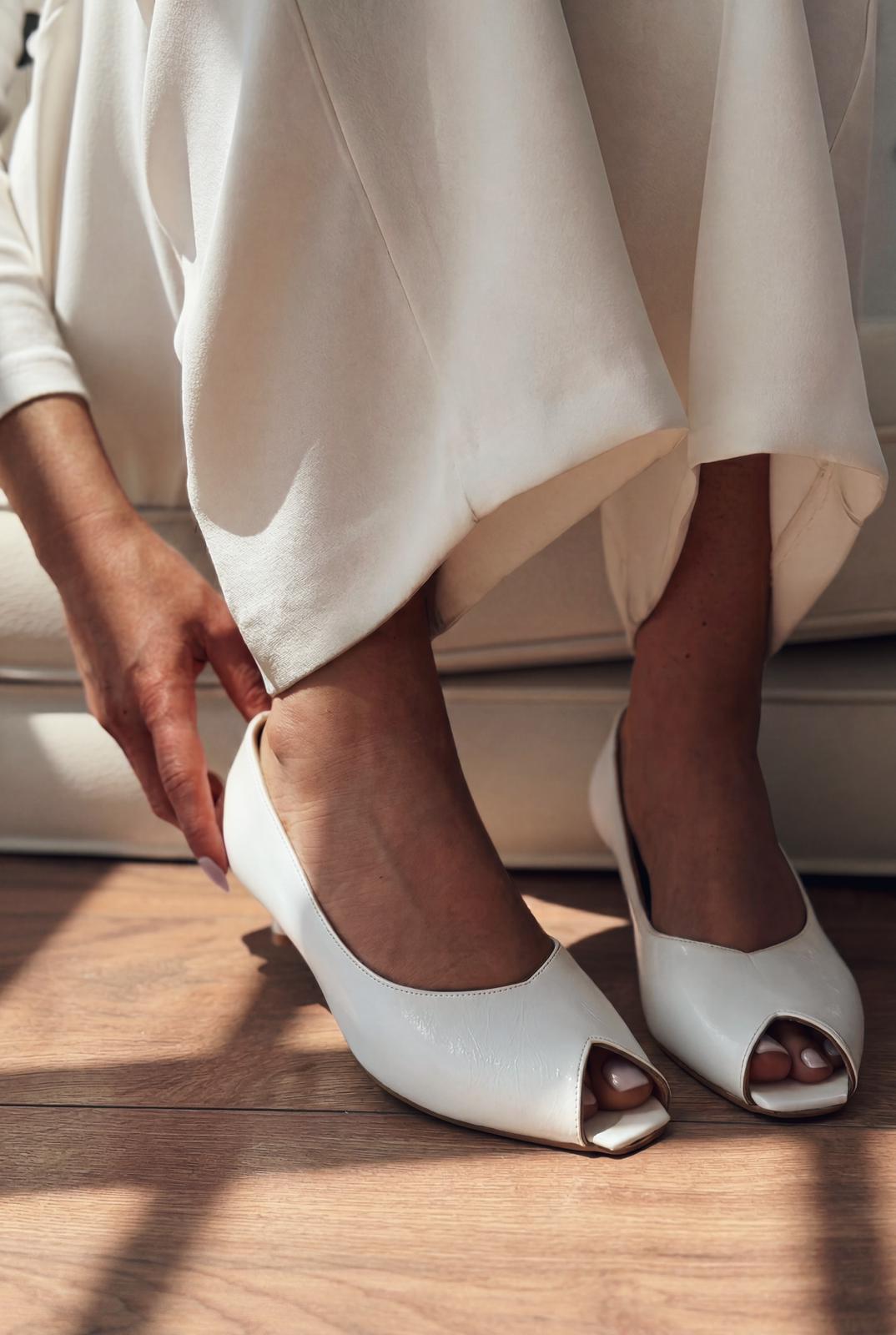 Norvion White Crinkled Patent Leather Women's Pumps