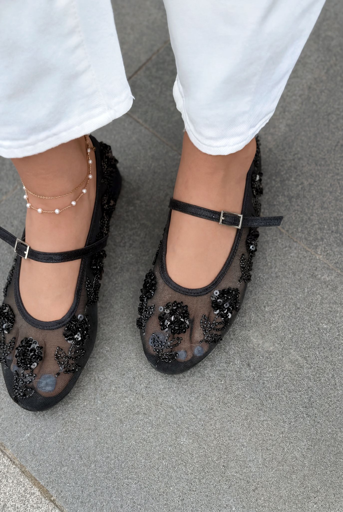 Telora Black Textile Women's Embroidered Flats