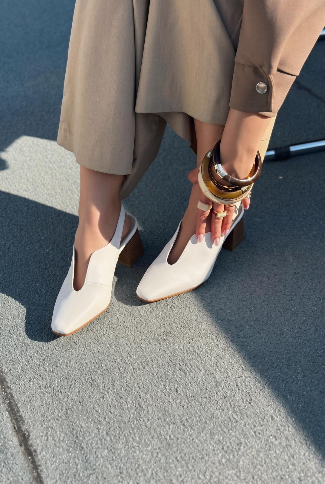 Pelora White Faux Leather Women's Pumps