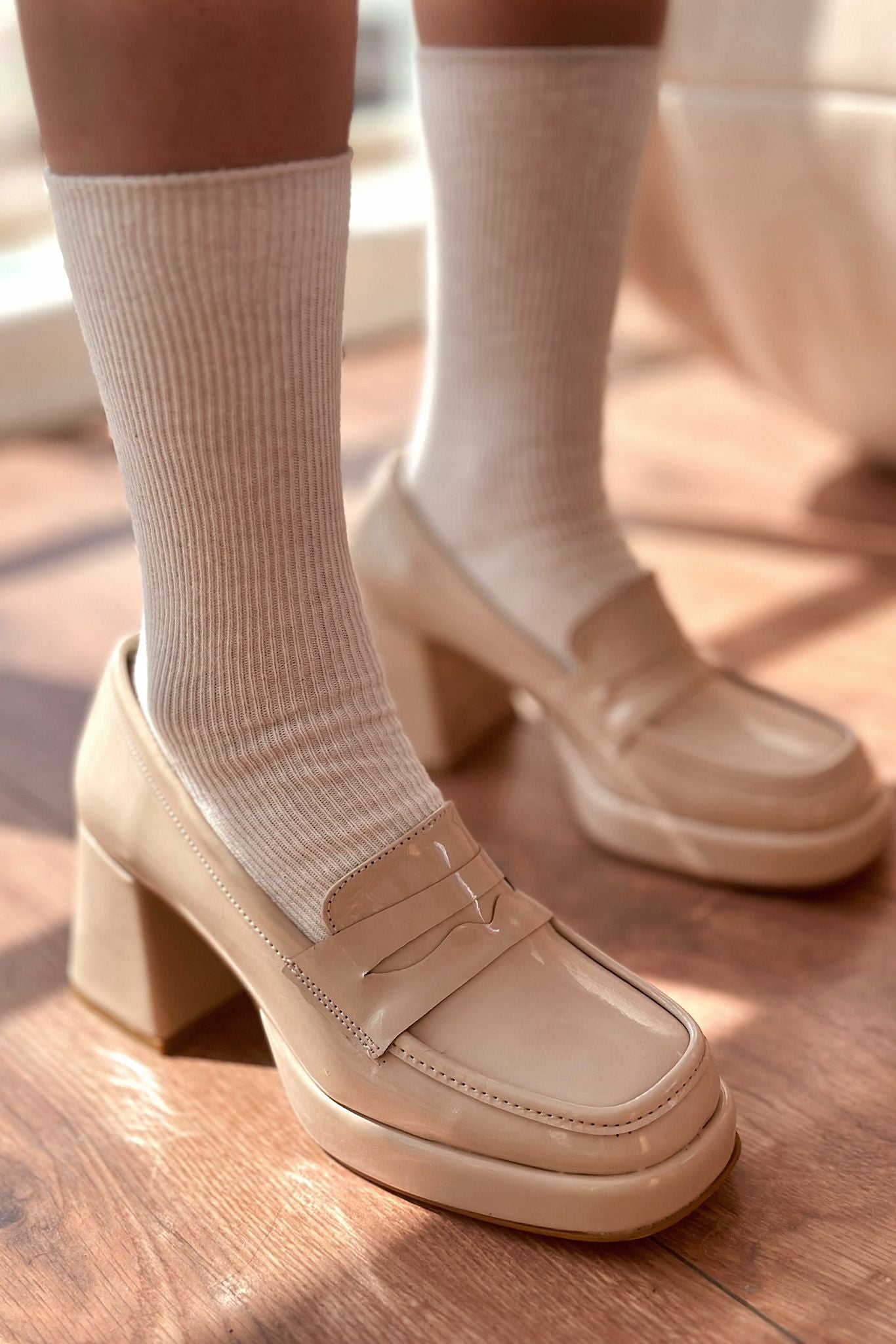 Vorspe Beige Patent Faux Leather Women's Pumps