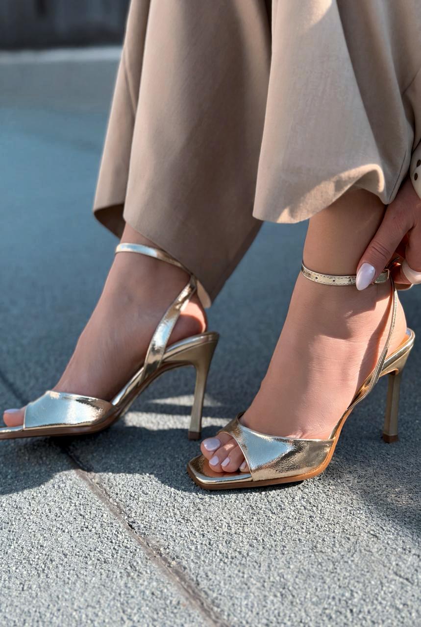 Elvona Gold Patent Faux Leather Women's Pumps