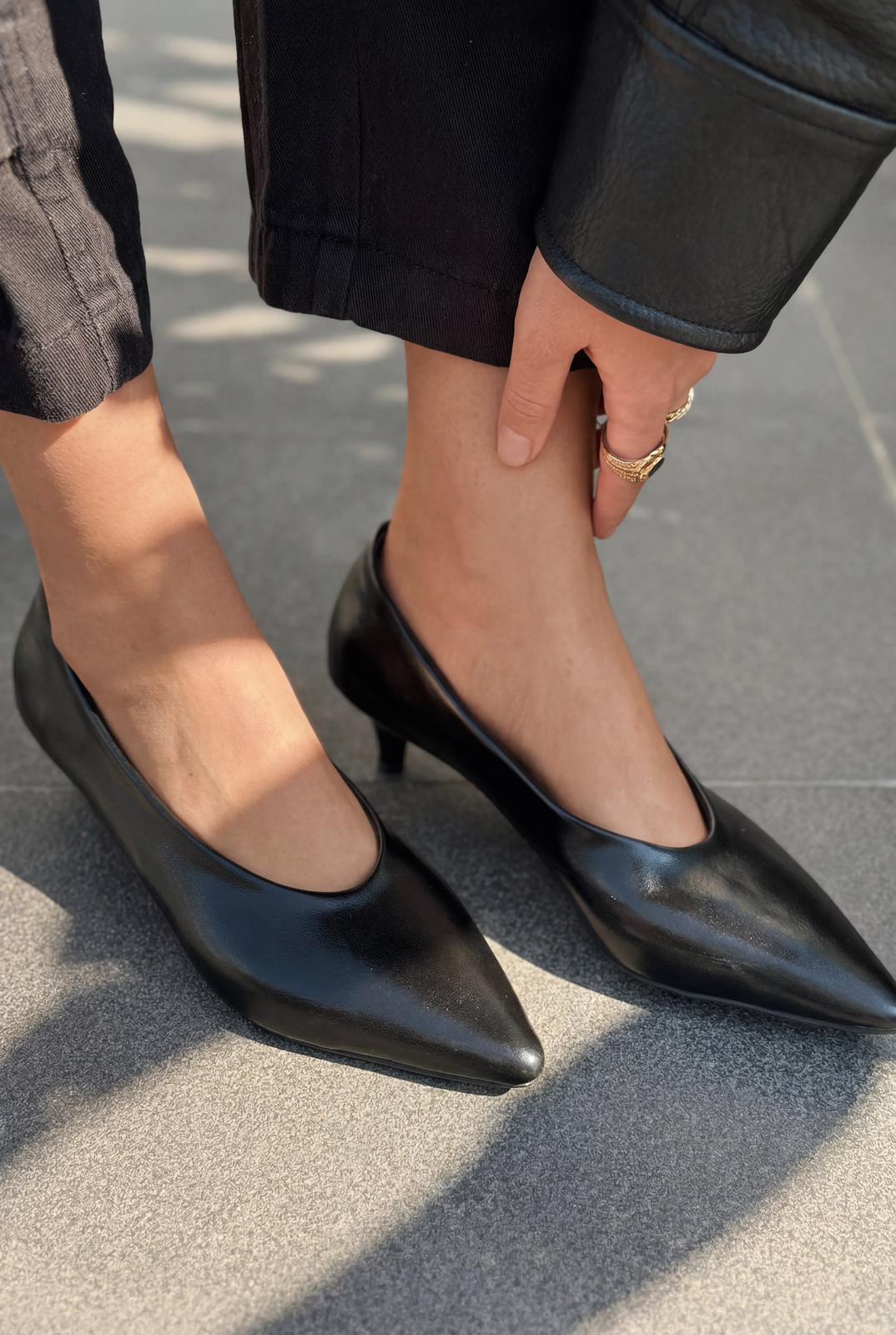 Seranis Black Faux Leather Women's Stilettos