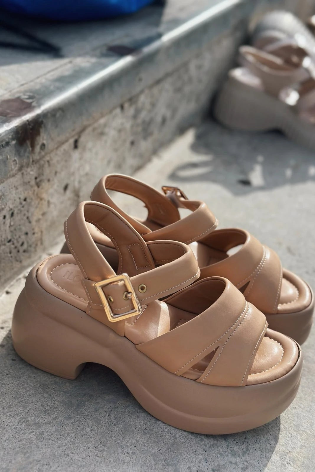 Lifon Nude Faux Leather Platform Women's Sandals