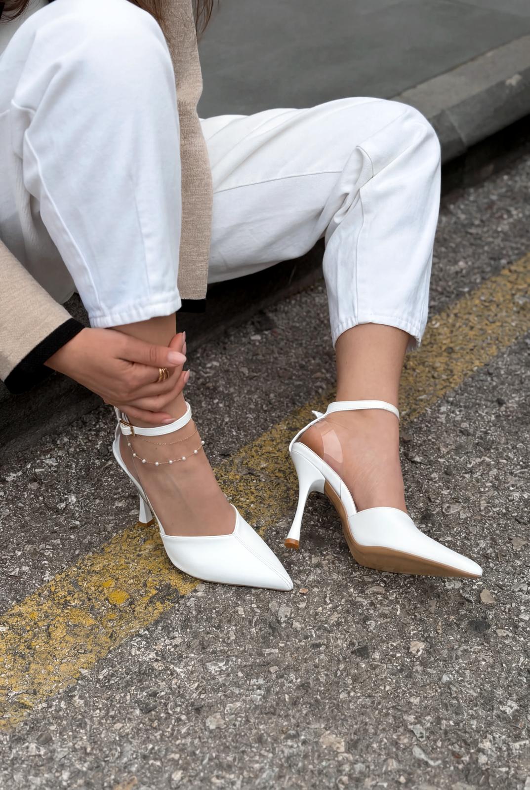 Rovire White Crinkled Patent Faux Leather Women's Stilettos