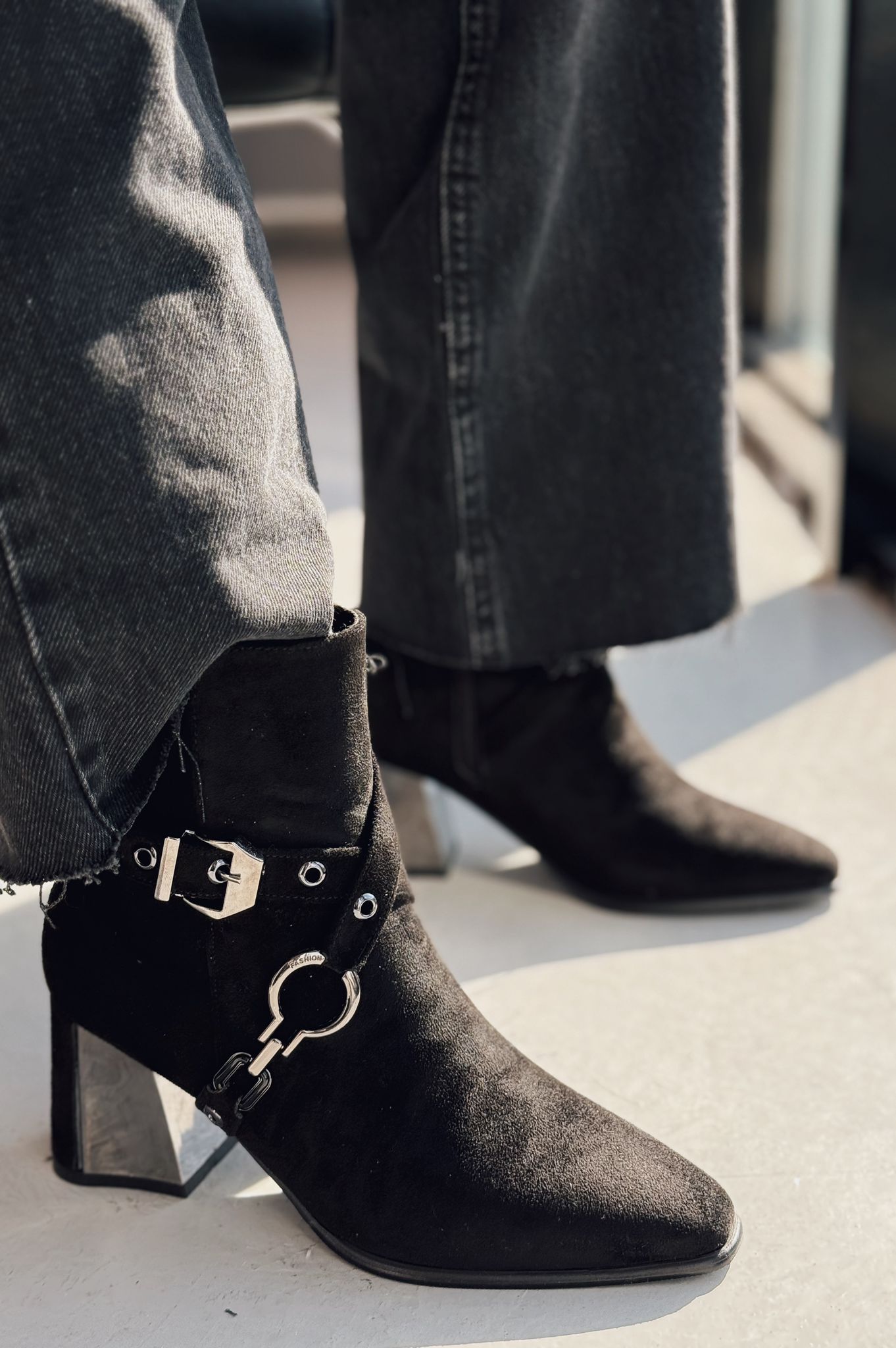 Ednaw Suede Buckle Detail Black Pumps Boots