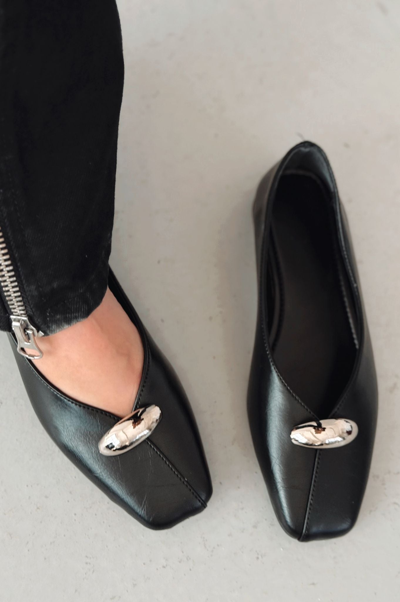 Tormel Black Faux Leather Women's Flats