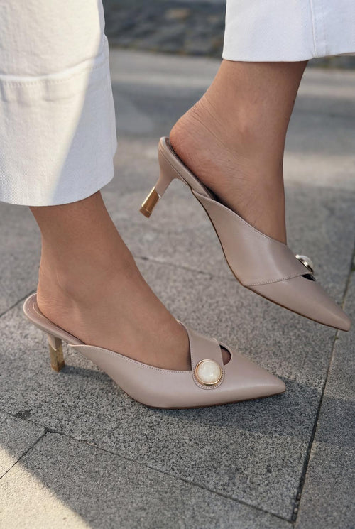 Delvor Nude Faux Leather Pumps