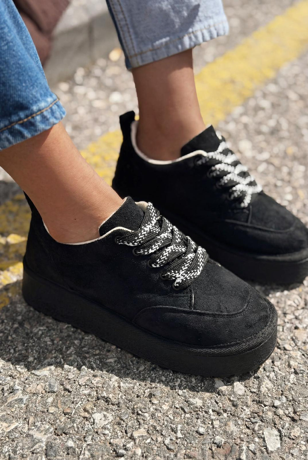 Ruvo Black Suede Women's Sneakers