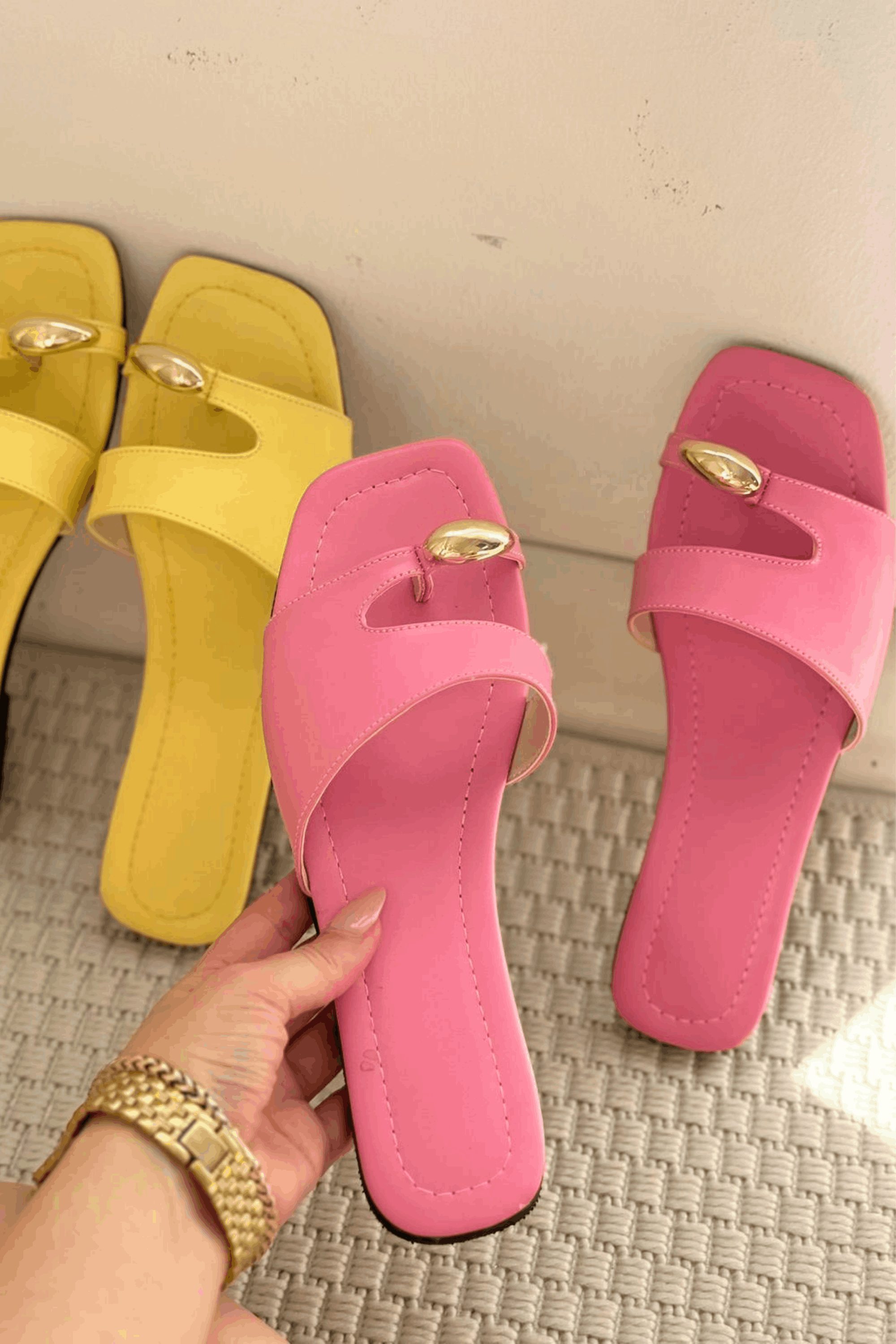 Velto Pink Faux Leather Women's Thong Sandals