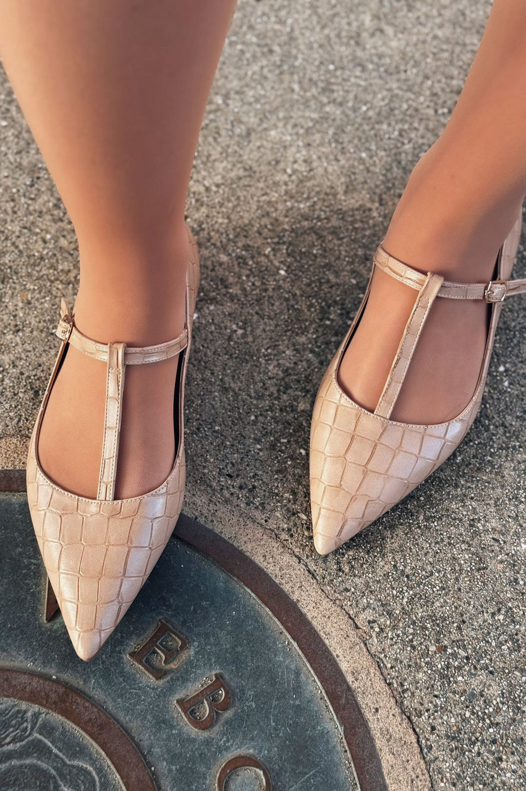Cormel Nude Faux Leather Croc-Embossed Women's Flats