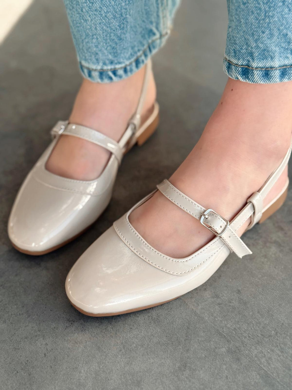 Minor Beige Patent Faux Leather Women's Mary Jane
