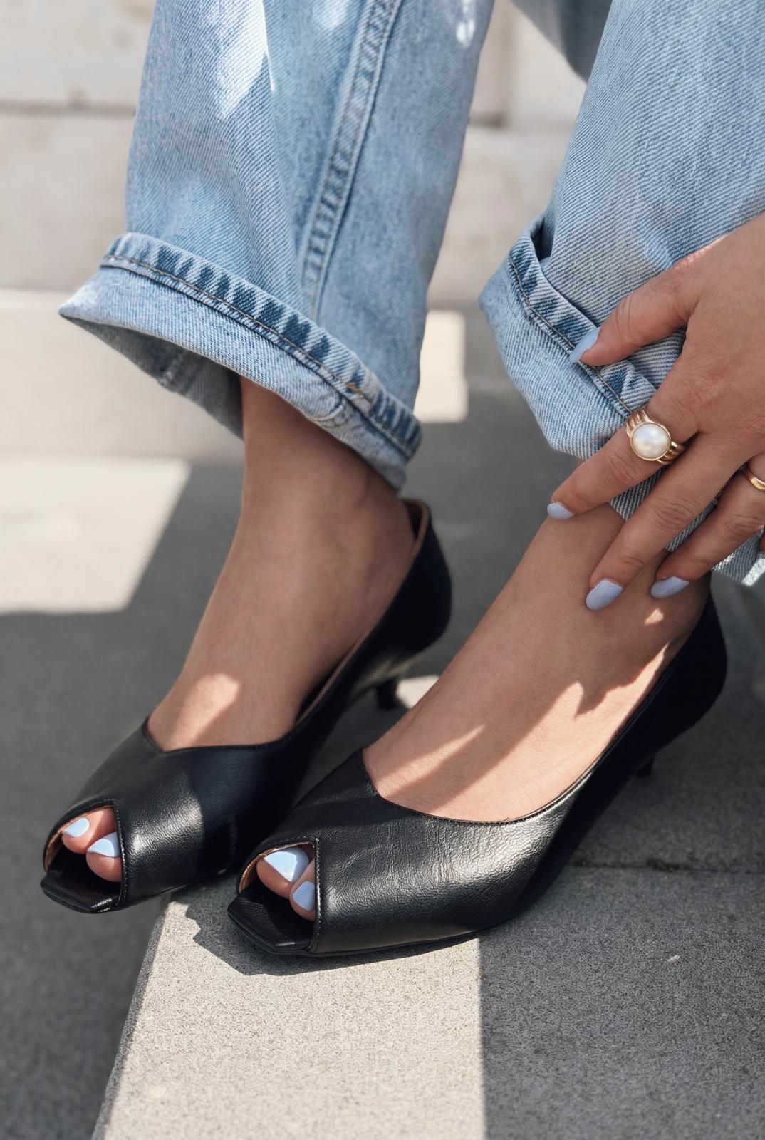 Norvion Black Faux Leather Women's Pumps