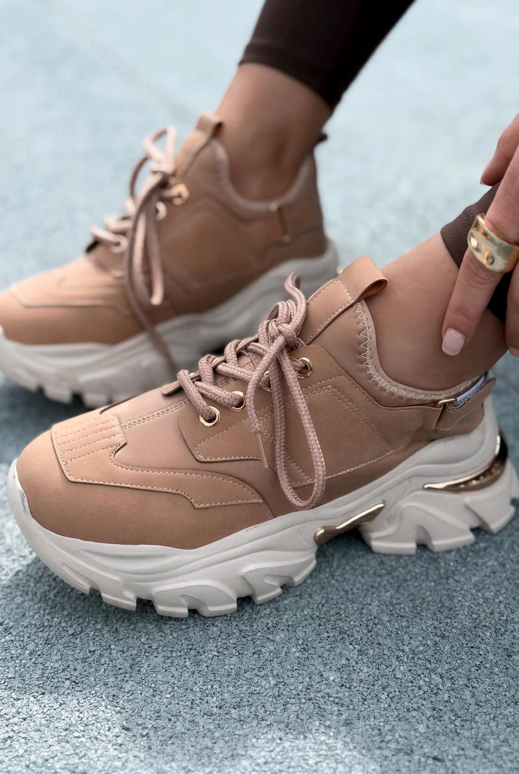 Delorin Beige Women's Sneakers