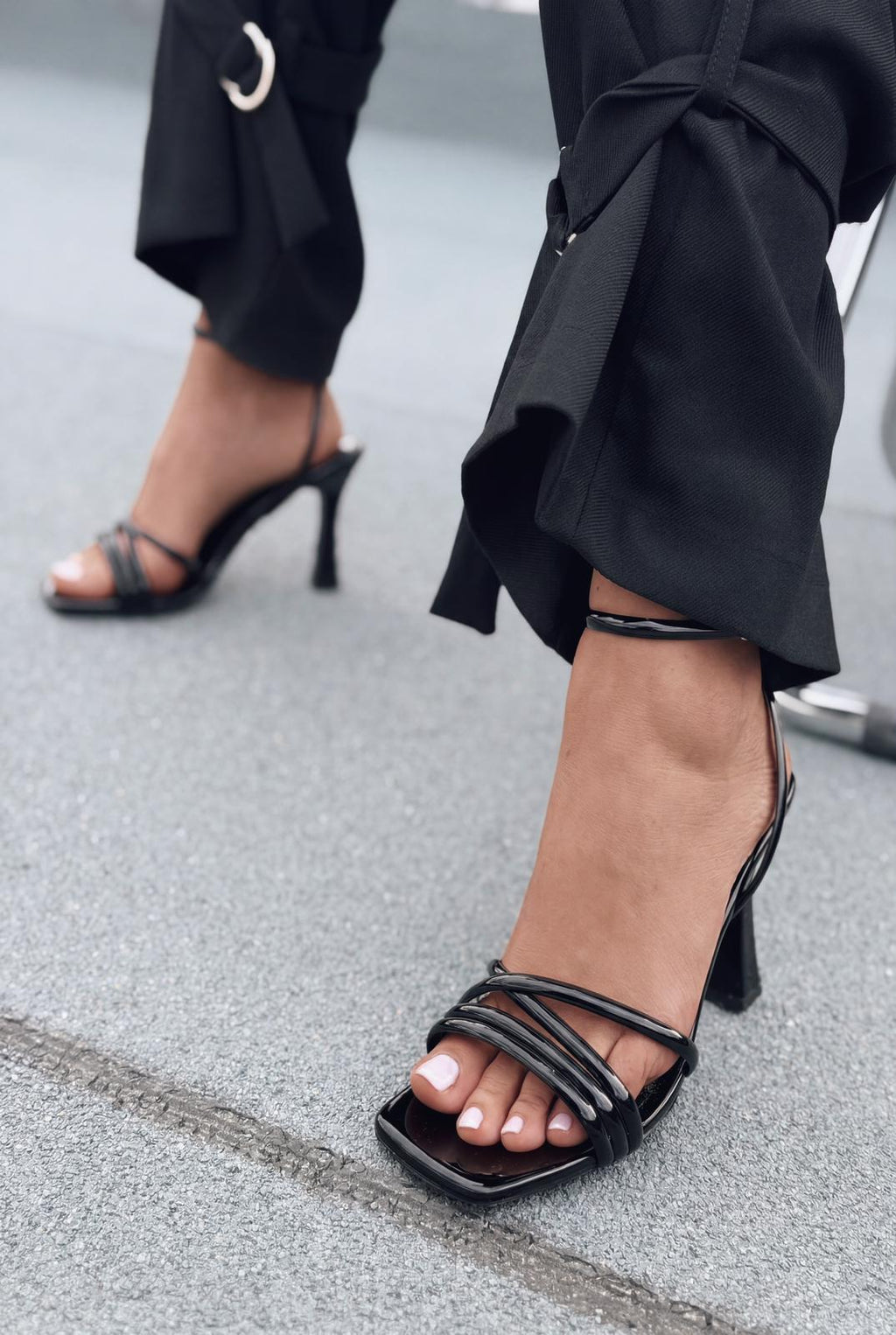 Velisse Black Patent Faux Leather Women's Pumps Sandals