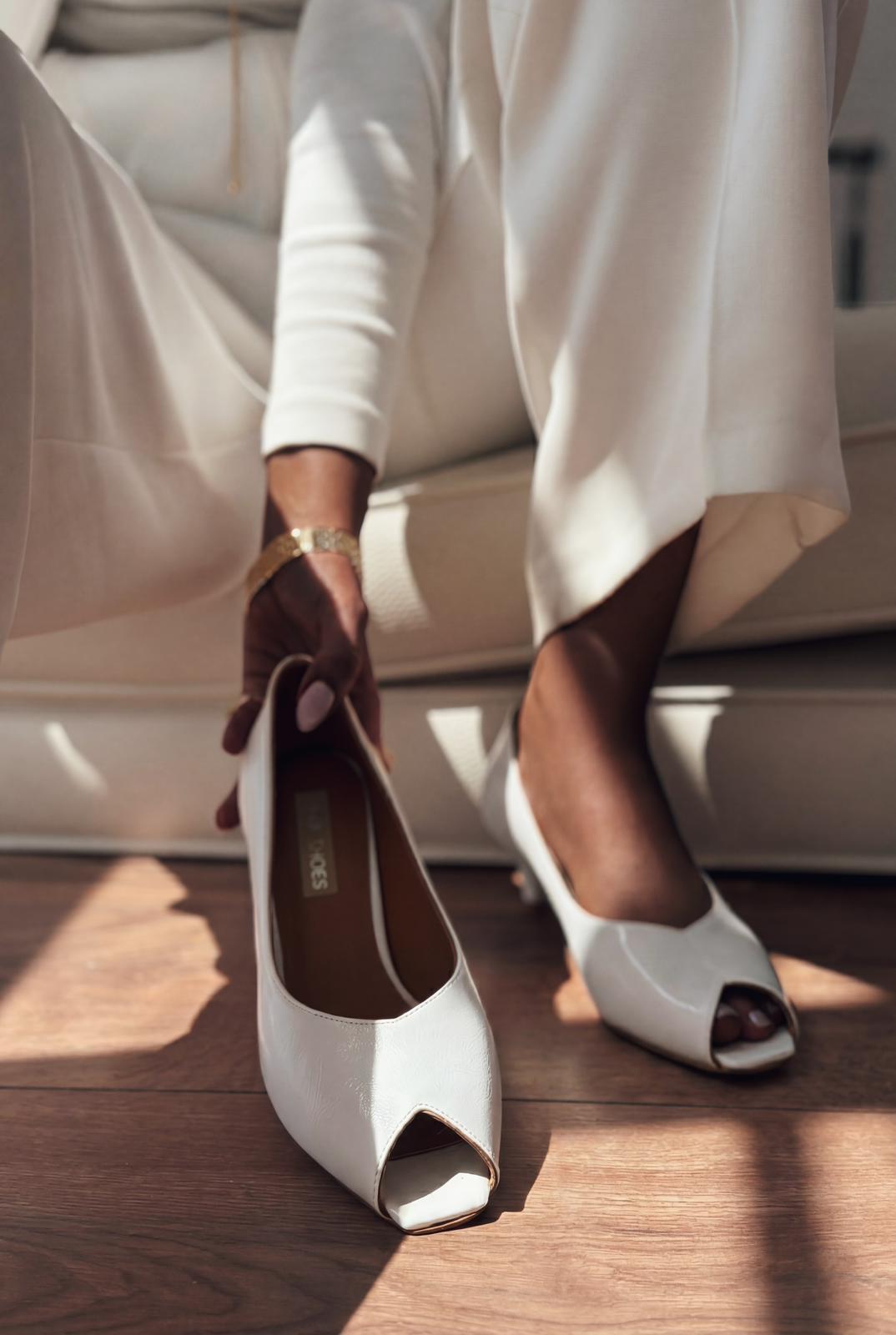 Norvion White Crinkled Patent Leather Women's Pumps