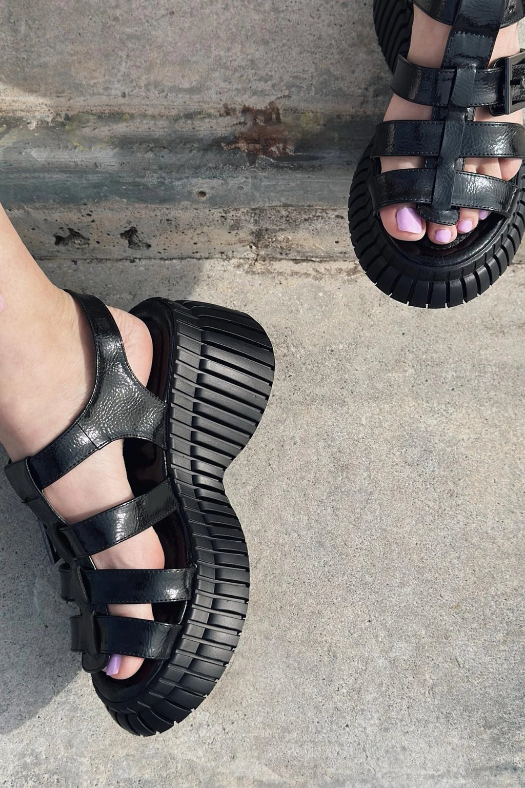 Movina Black Patent Faux Leather Thick Sole Women's Sandals