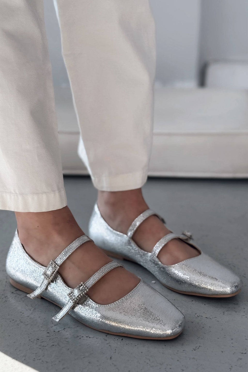 Harwor Silver Patent Faux Leather Buckle Detail Women's Flats
