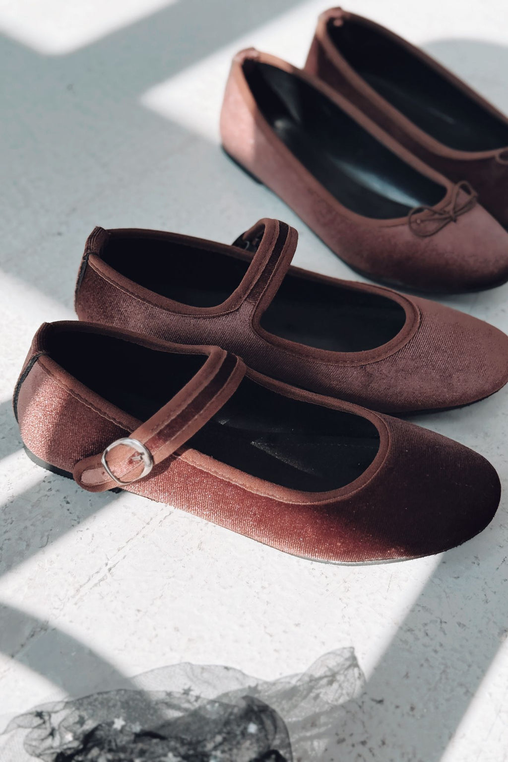 Vosinta Dark Brown Velvet Women's Mary Jane Flats