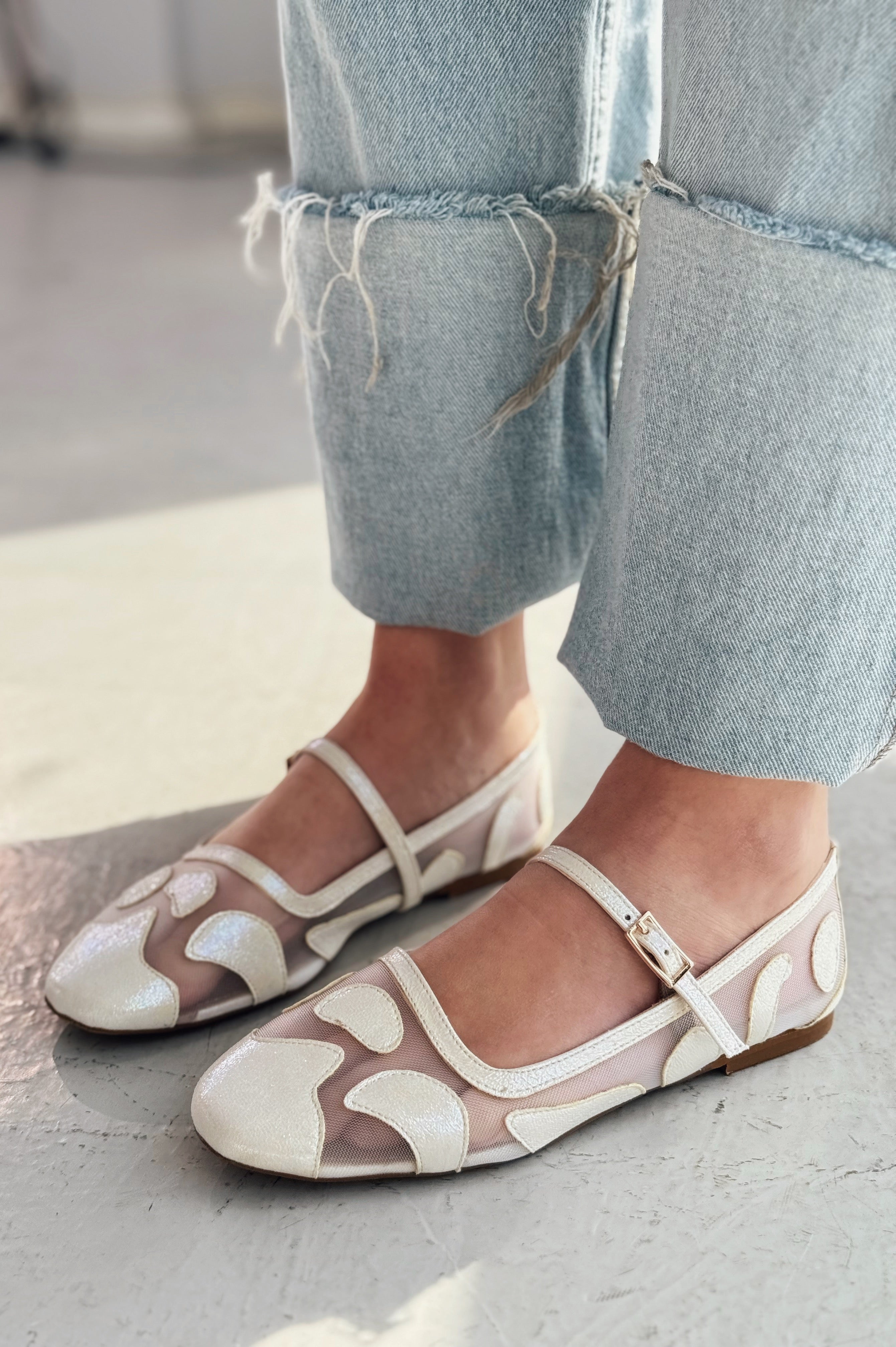 Sartil Metallic White Tulle Embroidered Women's Flats