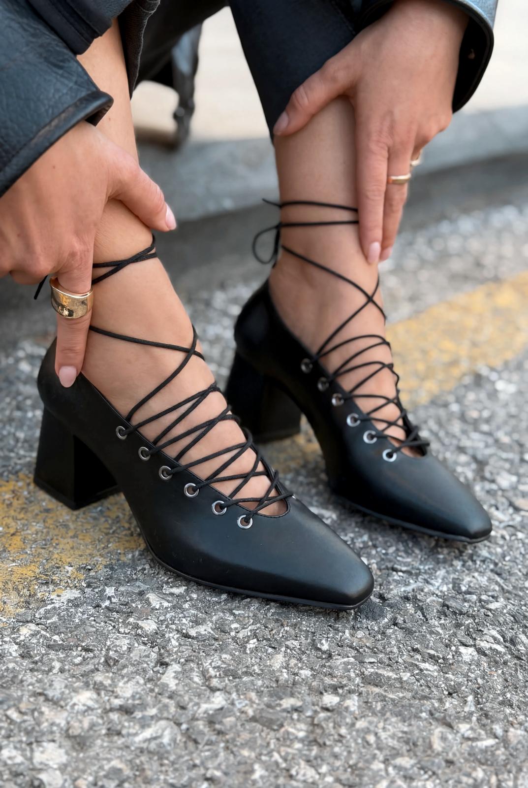 Temora Black Faux Leather Women's Pumps