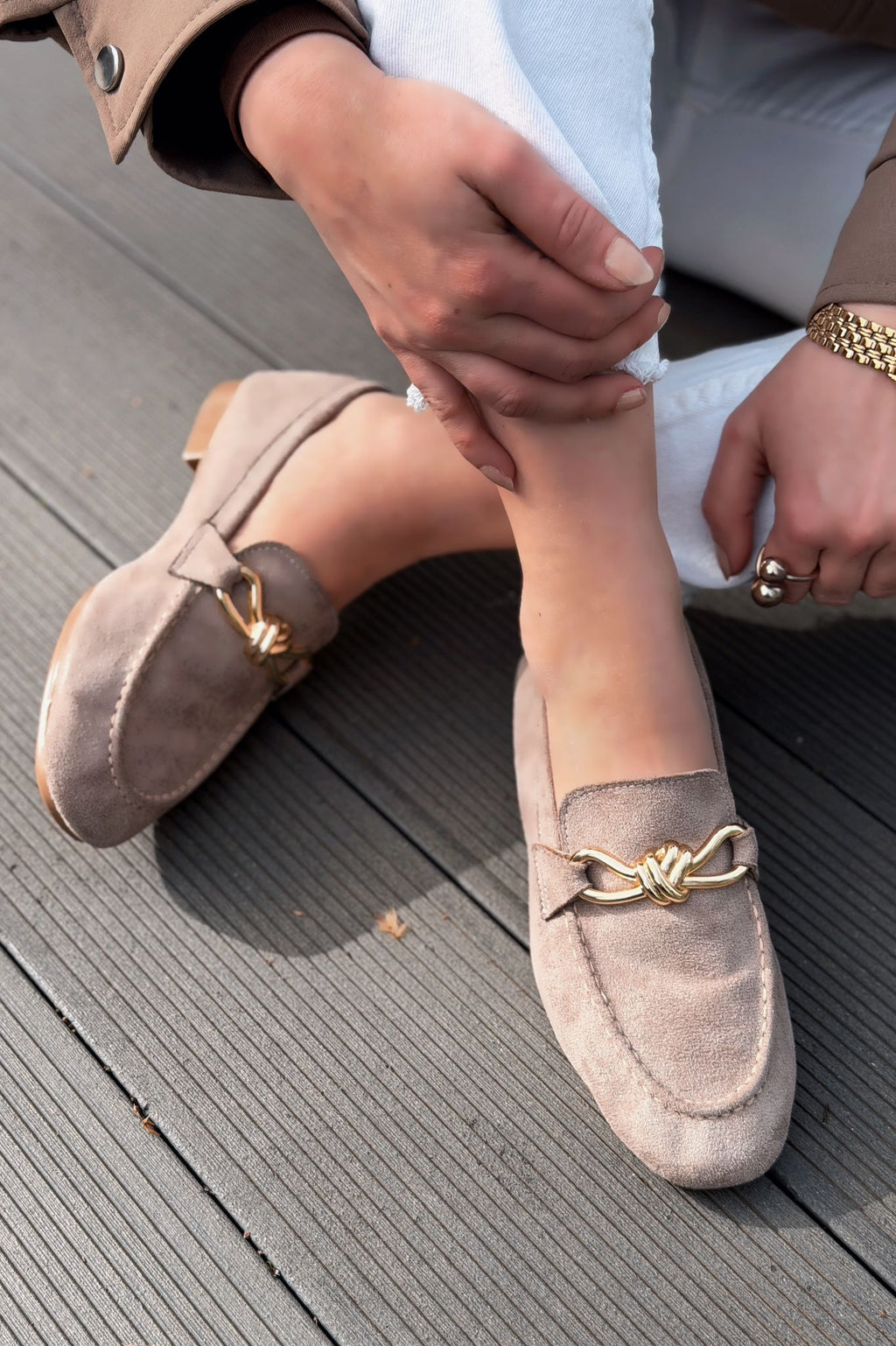 Avelis Women's Loafers Beige Suede Bow Detail