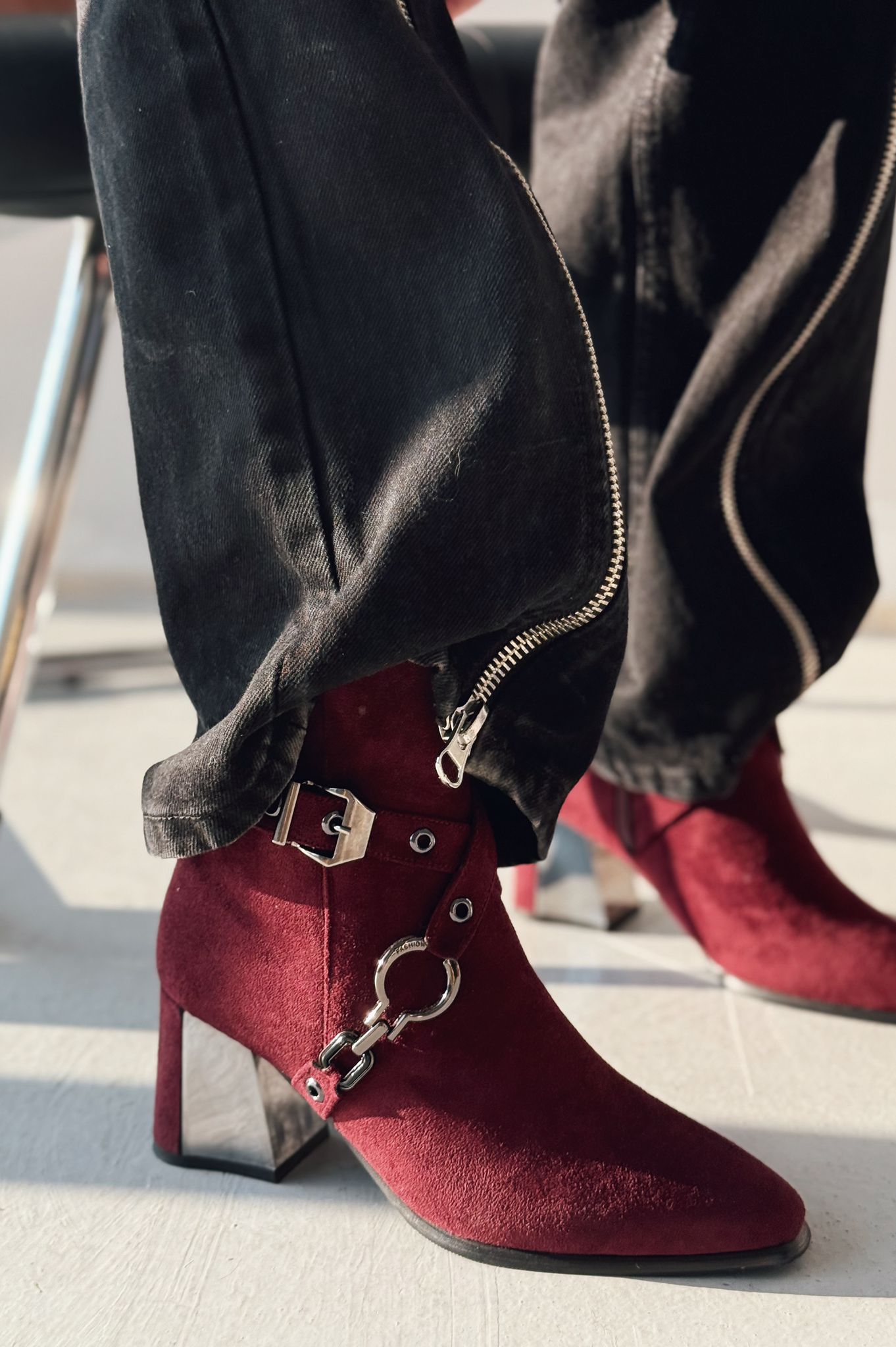 Ednaw Suede Buckle Detail Burgundy Pumps Boots