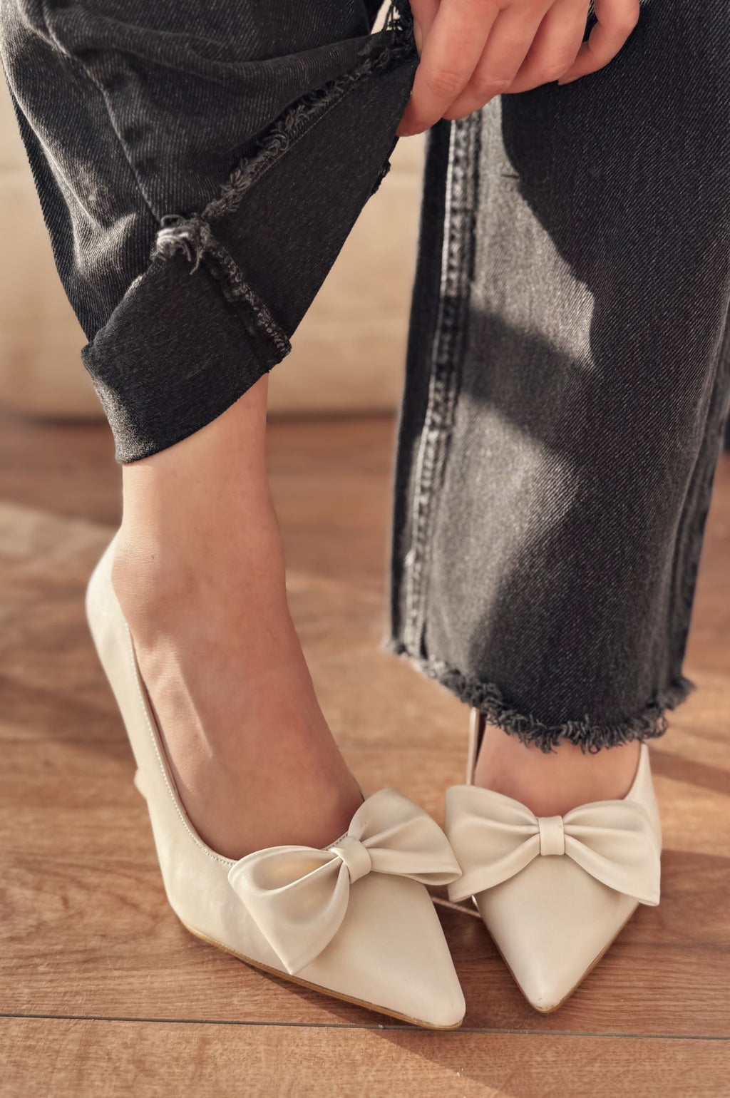 Odrin Beige Bow Detail Faux Leather Women's Stilettos