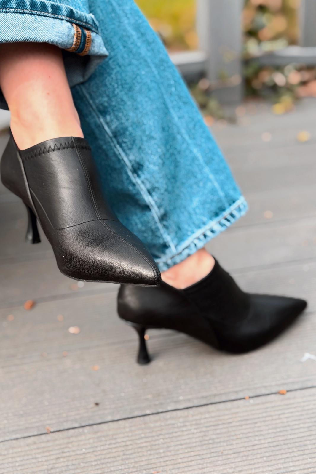 Olia Black Faux Leather Women's Pumps