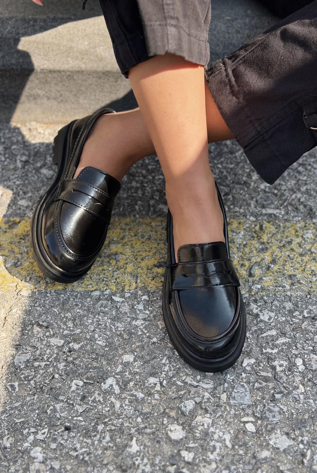 Kastrel Black Crinkle Patent Faux Leather Women's Loafers