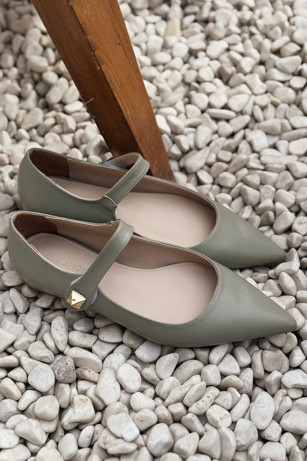 Brano Mint Green Faux Leather Women's Pointed Toe Flats