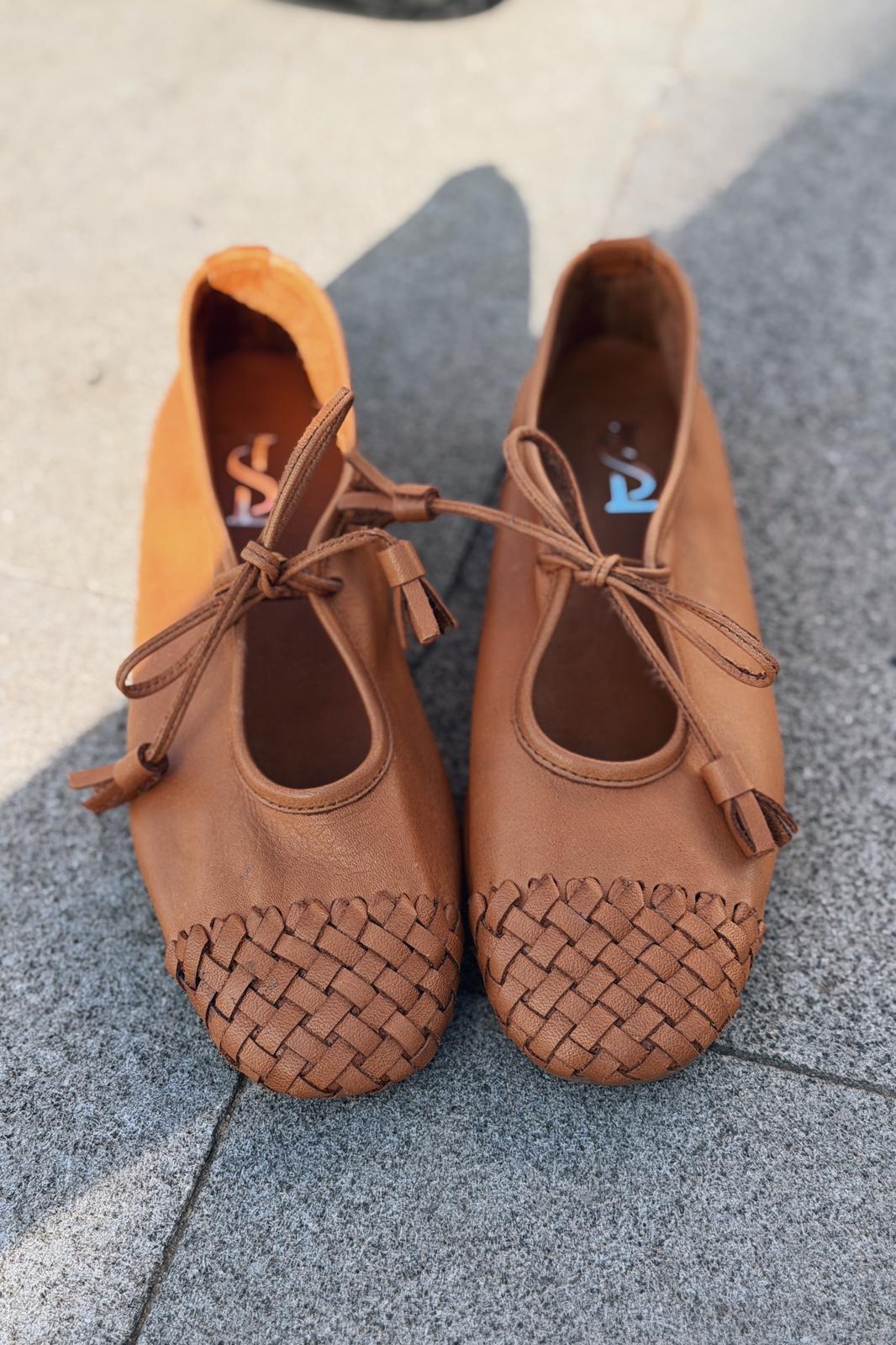 Talorin Tan Genuine Leather Women's Lace-Up Flats