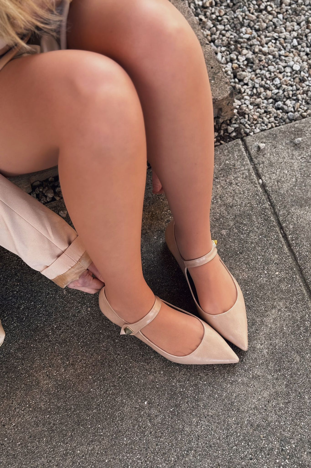Brano Nude Faux Leather Women's Pointed Toe Flats