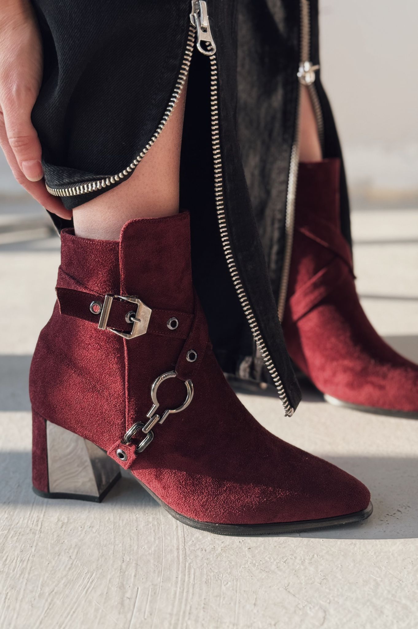 Ednaw Suede Buckle Detail Burgundy Pumps Boots