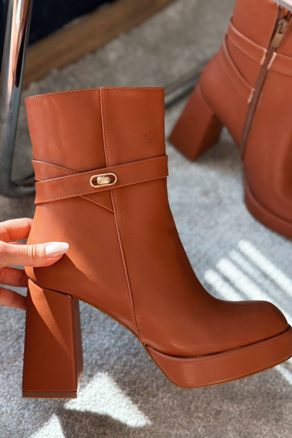 Xeniar Faux Leather Platform Pumps Zip Buckle Detail Tan Women's Boots