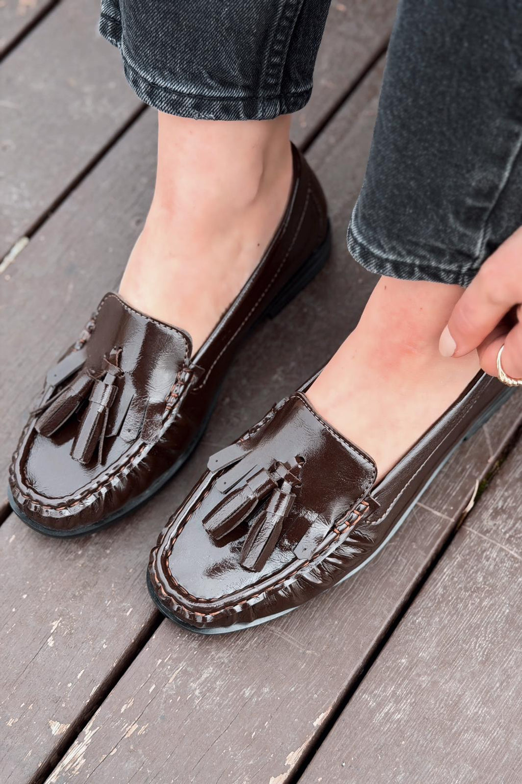 Renard Dark Brown Crinkled Patent Faux Leather Women's Loafers